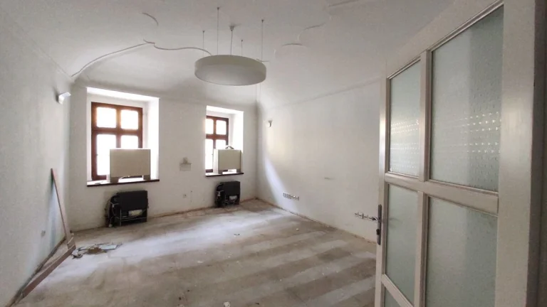 Priestor na prízemí, s vlastným vstupom 79,15m2 v centre na