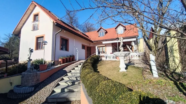 Predaj 5 izb.rod. domu vo Višňovom,642 m2 _ Žilina