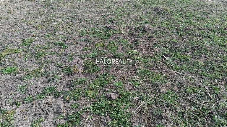 HALO reality - Predaj, pozemok pre rodinný dom 615 m2 Červ