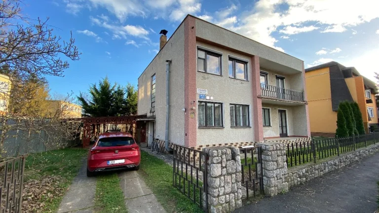 Poschodový rodinný dom vo Fiľakove ul. Smetanova