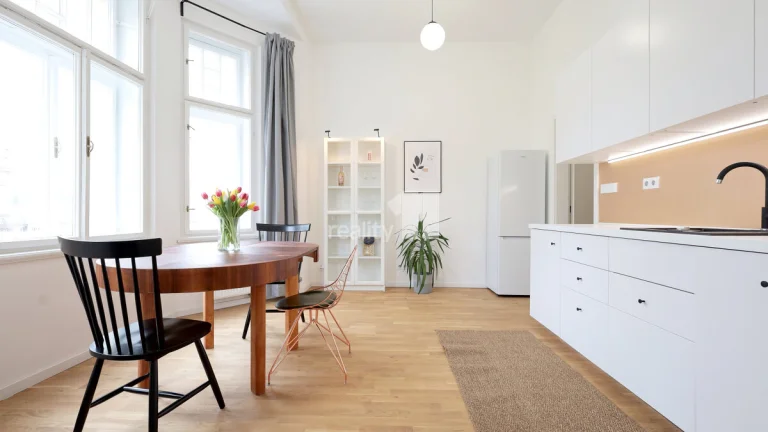 Pronájem bytové jednotky 2+kk, 60m2, Tylova, Pelhřimov