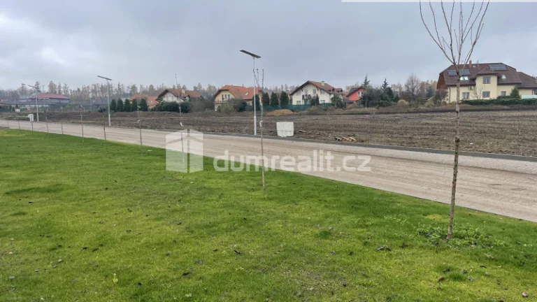 Prodej exkluzivních pozemků k výstavbě rodinných domů v obci