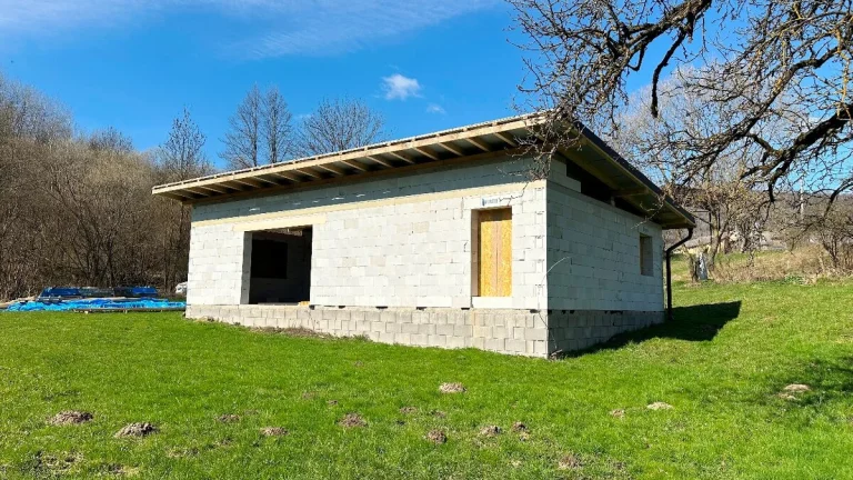 PREDAJ rozostavaný rodinný dom, Čierna Lehota