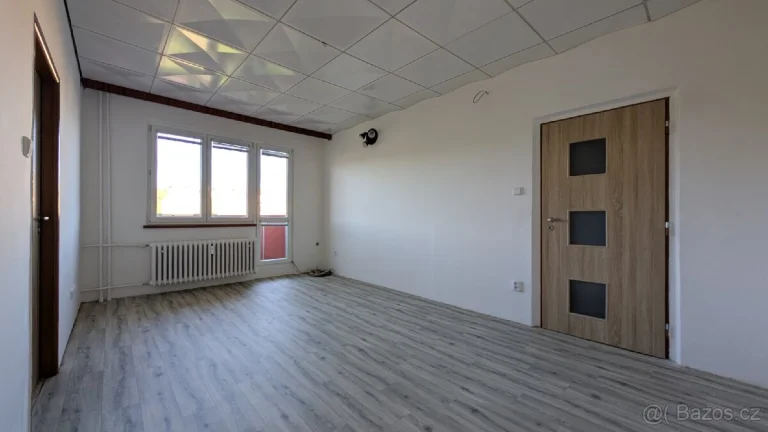Nájem bytu 3+1 po rekonstrukci / balkón s výhledem