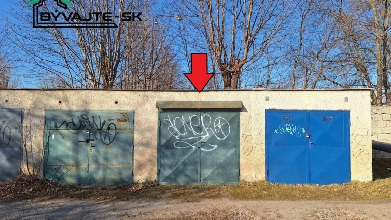 Samostatná garáž v radovej zástavbe garáži v Prievidzi, ul.