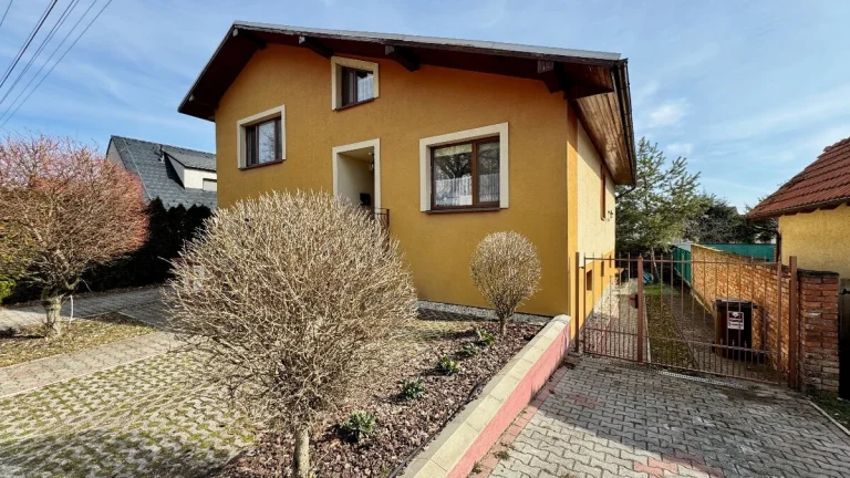 Na predaj dvojgeneračný 6.-izb. RD, 4x kúpeľňa, 612m2 pozemo