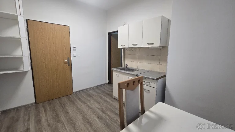 Pronájem bytu 2+kk, 35 m² – Praha 10, Strašnice