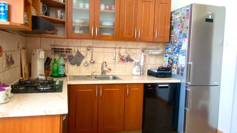 Na predaj veľký 4 izbový tehlový byt, Šurany