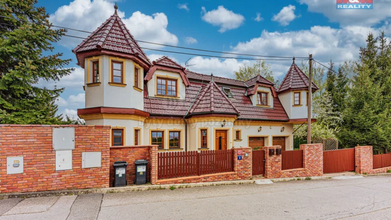 Prodej rodinného domu, 295 m², Praha, ul. Dobrošovská