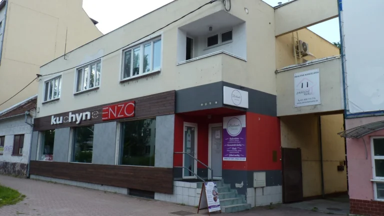 Predaj, budova, obchodný priestor, kancelária, Nové Zámky