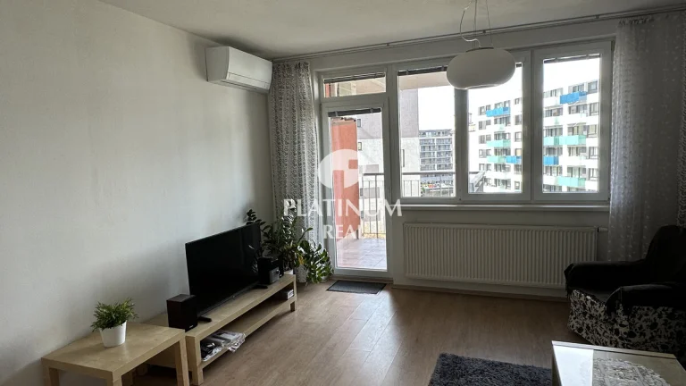 3 izbový priestranný byt s klimatizáciou a garážou na Nivách