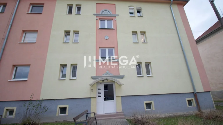 Na predaj zrekonštruovaný 3 izbový byt v meste Snina, exkluz