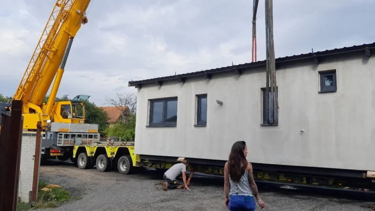 2 + kk 40 m 2 mobilní dřevostavba