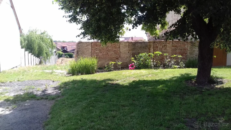 Pěkná stavební parcela DRNHOLEC,náměstí