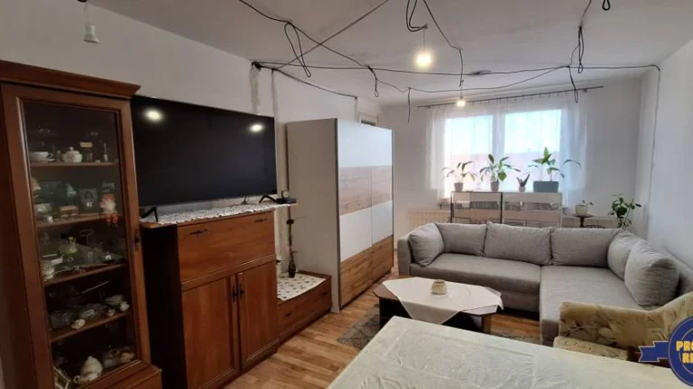 PREDAJ: 3 izbový byt s loggiou, 69 m2 - Komárno