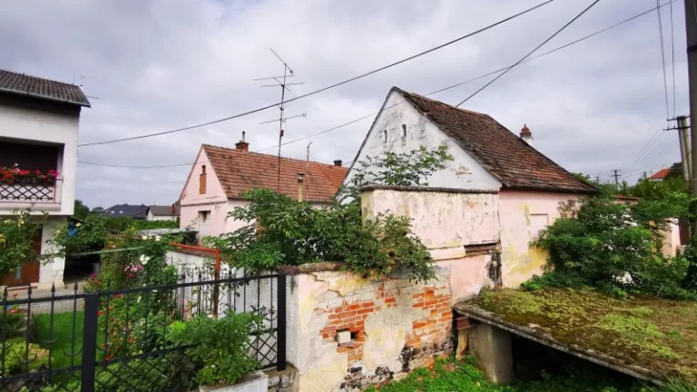 41332-2 rodinné domy alebo stavebný pozemok vo Veľkých L.