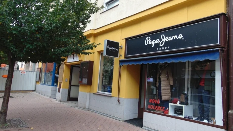 Pronájem obchodní prostory, 64 m² - Pardubice - Smilova