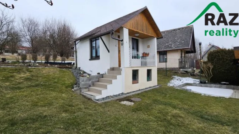 Zahrada (393 m2) se zahradní chatkou Tachov -...