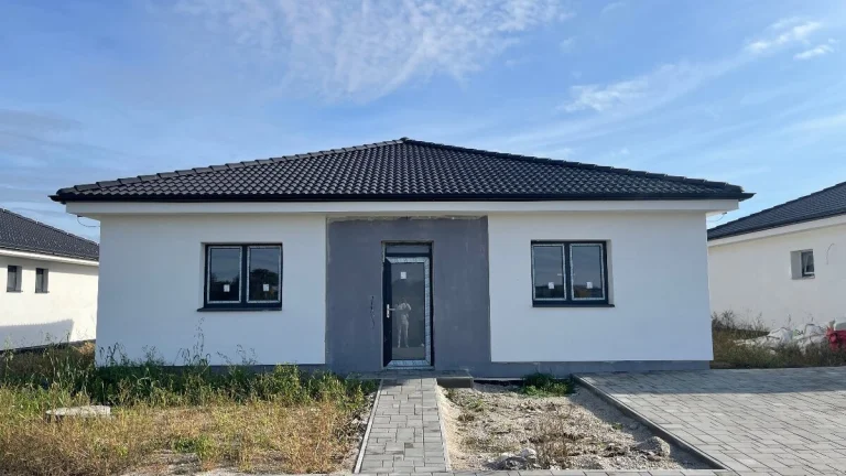PREDAJ 4- izbová novostavba rodinného domu v obci Opoj