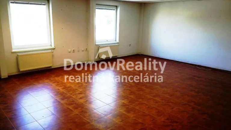PRENÁJOM – Kancelársky priestor, 43 m2, Prievidza – ul. Nadj