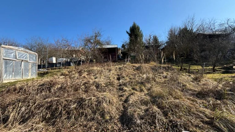 RADO I Na predaj záhrada s chatkou, Trenčín – Chrásť