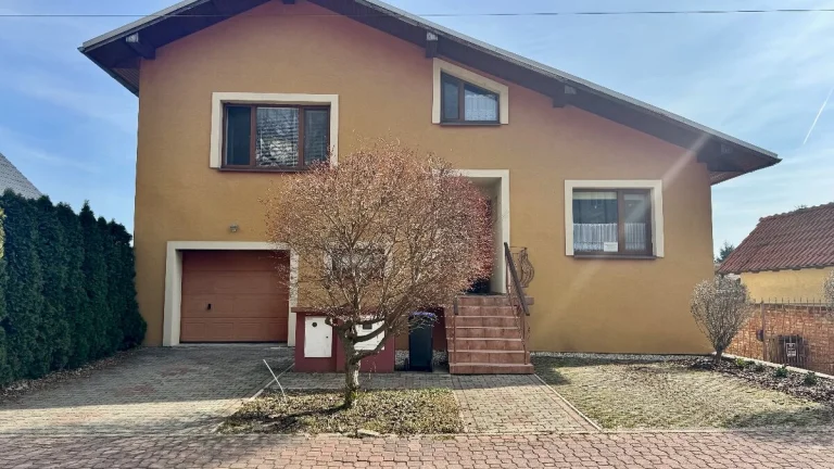 Zrekoštruovaný a zabehnutý penzión v obci Smolenice
