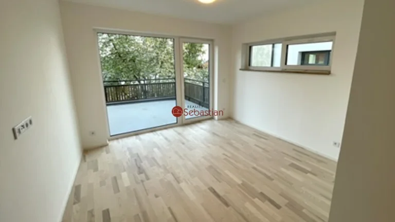 K pronájmu prostorný byt 2+1 s terasou, Hořice, ul. Sladkovs