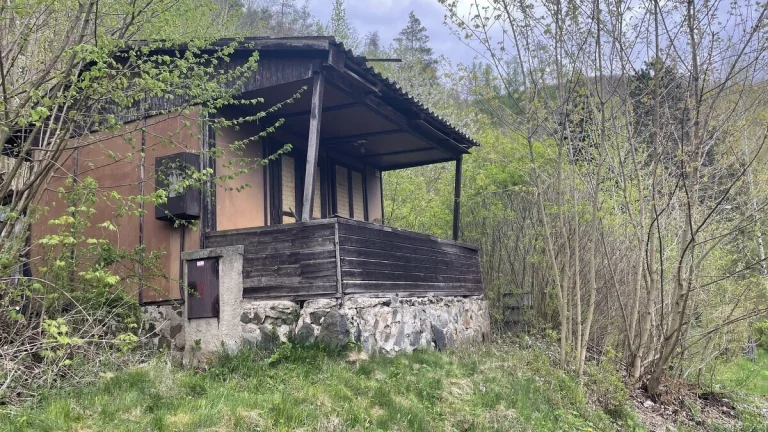 Doubravník, chata, 22 m2, zahrada, stavební pozemek – chata