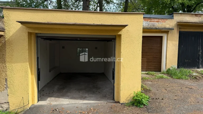 Pronájem garáže v Ústí na Labem - Bukov