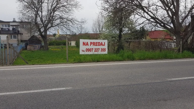 Predám stavebný pozemok v Návojovciach