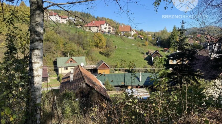 Pozemok na predaj so starším domom - Beňuš - Brezno