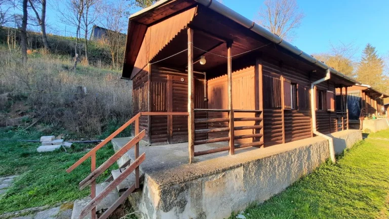 Prodej chaty 43m2, na pozemku 456m2 v Letovicích