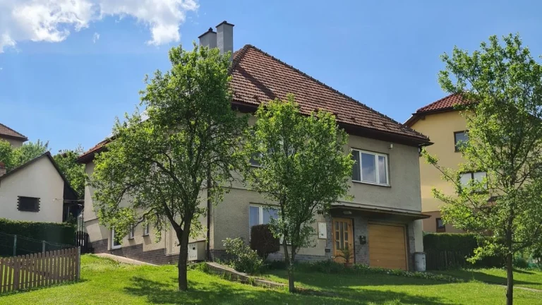 Prodej rodinného domu s fotovoltaikou Stitna nad