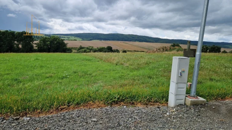 POZEMOK na výstavbu RD 1013 m², HANKOVCE