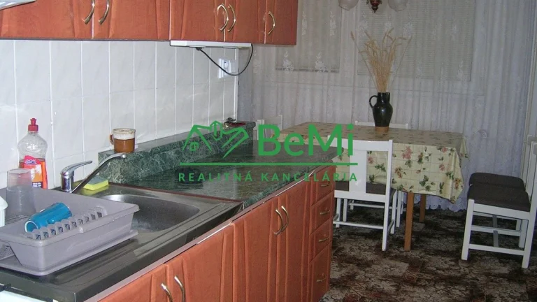 NR - 4 izb., širšie centrum - Rázusova ul., dobrá lokalita,