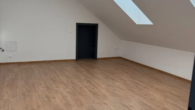 PRIESTORY NA PRENÁJOM,TVRDOŚÍN, TROJIČNÉ NÁMESTIE,