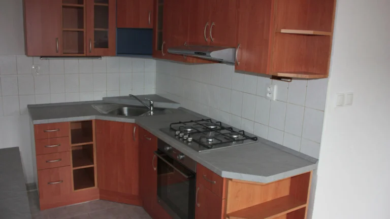 Pronájem Kutná Hora, ul. Studentů, byt 2+KK + balkon + sklep