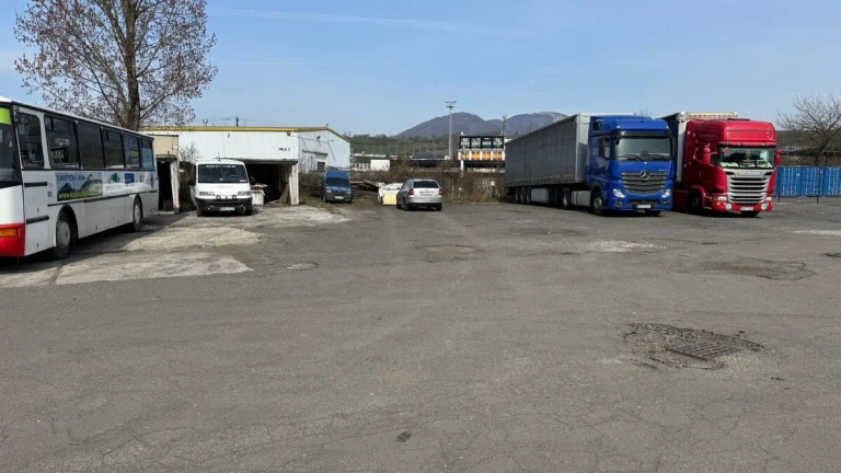 PRENÁJOM - vonkajšie odstavné plochy pre kamión/autobus v Ma