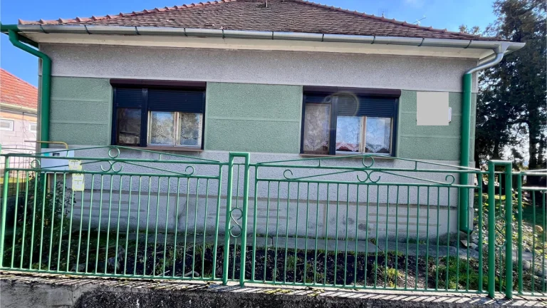 SOKOLCE-3 izbový RD na predaj na veľkom pozemku
