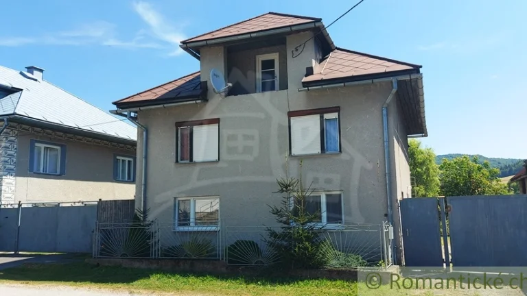 Zachovalý okamžite použiteľný domček s dvoma bytovými jedn