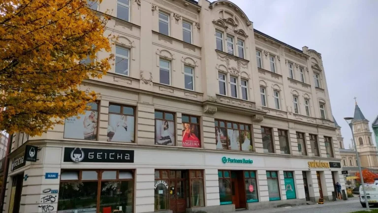 Pronájem komerční Kanceláře, 195㎡