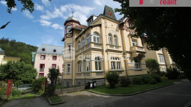 Krásný mezonetový byt 3+1 po kompletní rekonstrukci v přízem