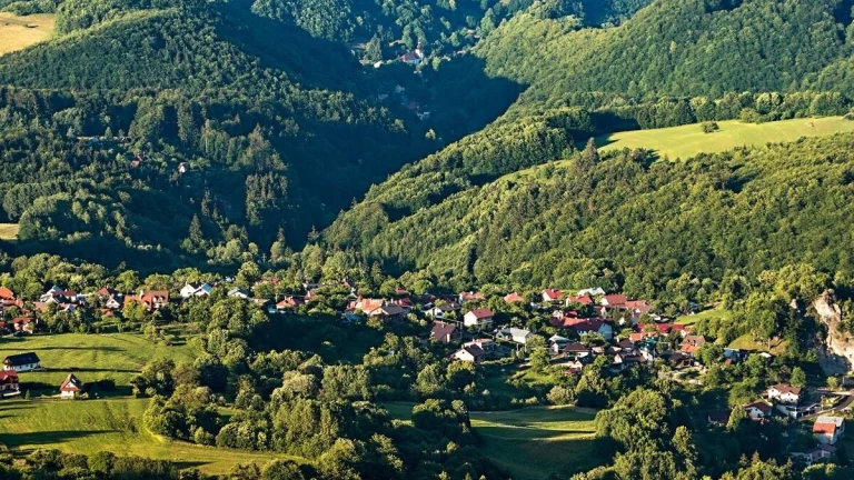 Investičný rekreačný pozemok Banská Bystrica - Tajov 7000 m2