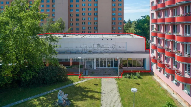 Prodej obchodního objektu, 1965 m², Kroměříž, ul. Oskol