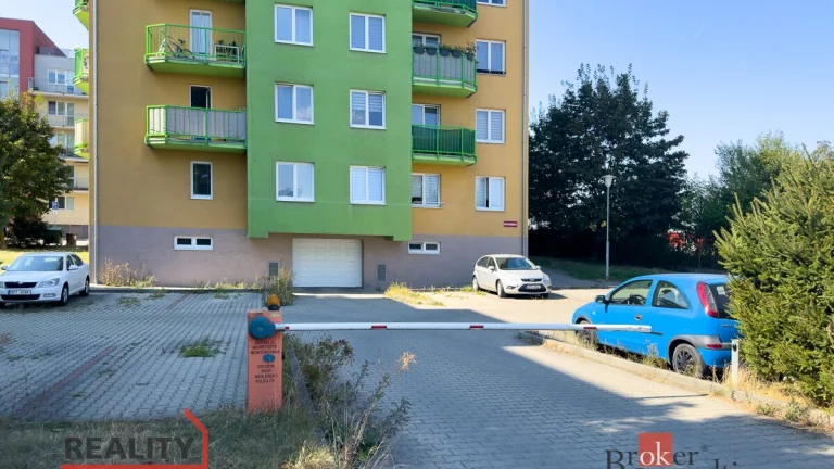Pronájem, ostatní/garážové stání, 17 m2, Goldscheiderova 288