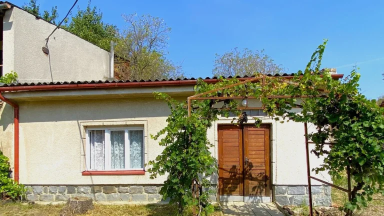 Brumovice, vinný sklep, 47 m2, krb - komerce