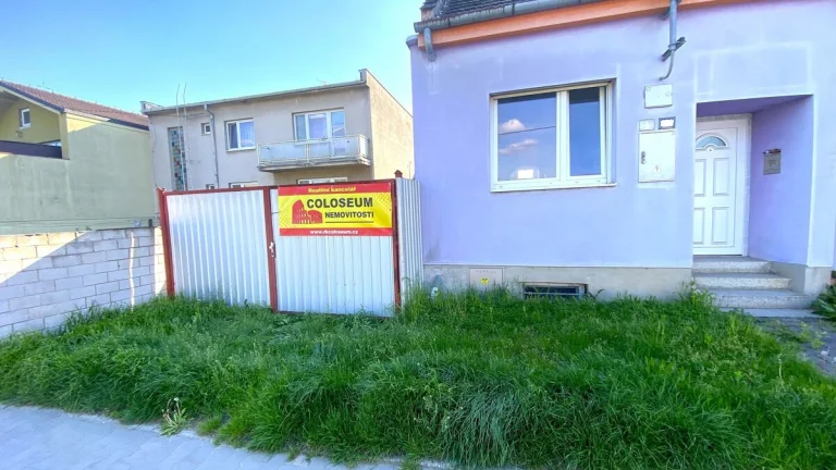 Hodonín, RD 2+kk, k rekonstrukci, zahrada, garáž - rodinný d