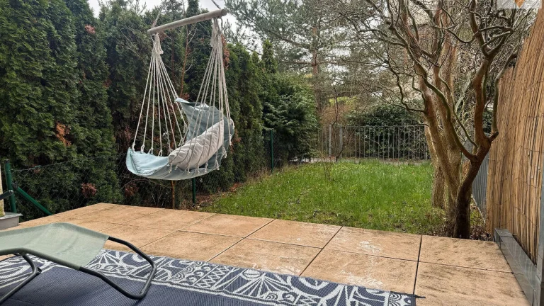 Pronájem 1+kk 45m2, terasa 10m2, zahrada 40m2, parkováni , n