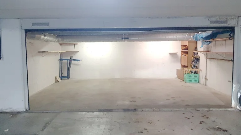 Pronajmu prostornou garáž 36m2 v České Budějovice 2