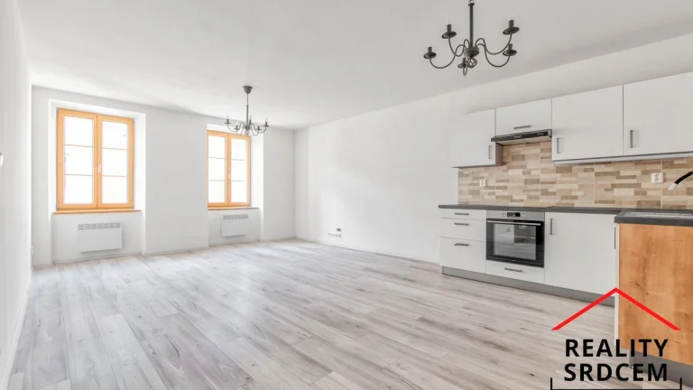 Pronájem zrekonstruovaného bytu 2+kk s komorou, 60 m2, ul. u